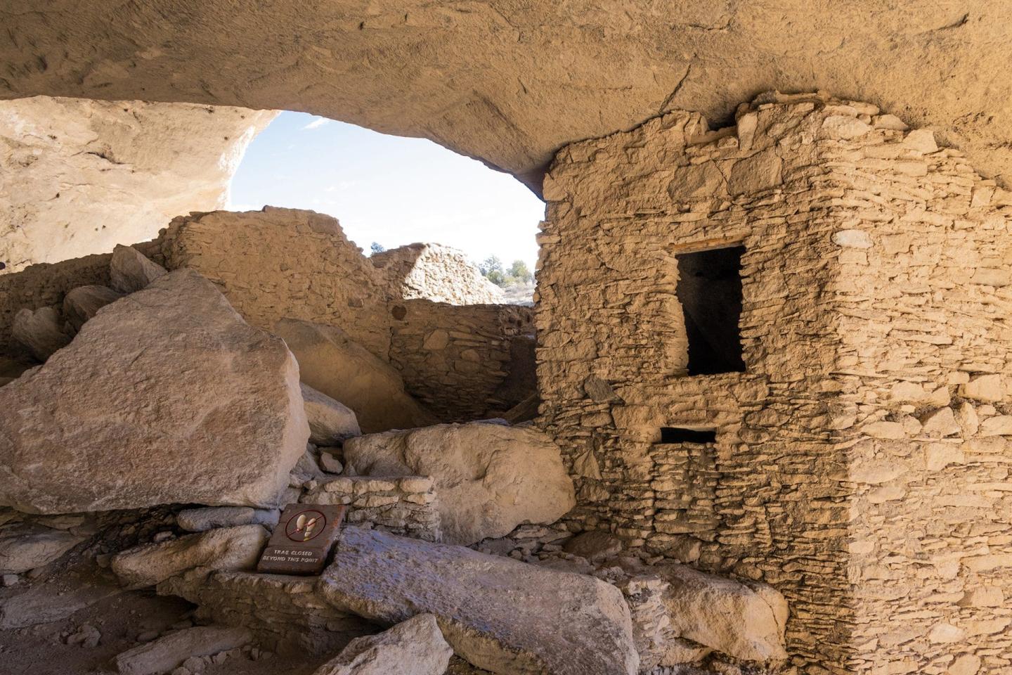 Gila Cliff Dwellings photo